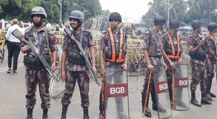 বঙ্গভবন ঘিরে নিরাপত্তা জোরদার,২ প্লাটুন বিজিবি মোতায়েন