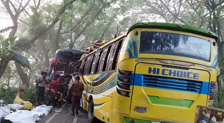 ফরিদপুরে দুই বাসের মুখোমুখি সংঘর্ষে ঝরল ৫ প্রাণ