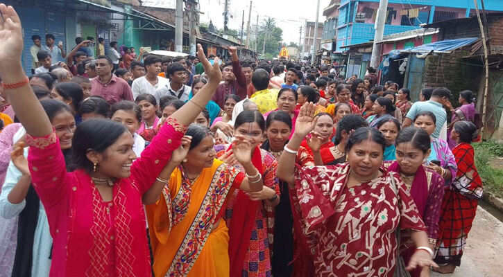 ফুলবাড়ীতে আনন্দ-উচ্ছ্বাসের মধ্য দিয়ে রথযাত্রা অনুষ্ঠিত