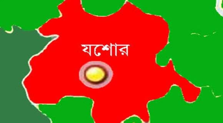 যশোরে নিয়ন্ত্রণ হারিয়ে যাত্রীবাহী বাস খাদে, আহত ৪০