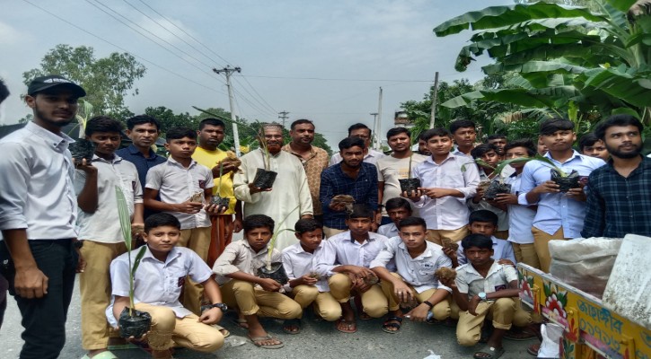 তালগাছবীজ রোপণ করে প্রশংসা ভাসছেন বৃক্ষপ্রেমিক মামুন ও  ব্যাংক কর্মকর্তা কোরবান আলী